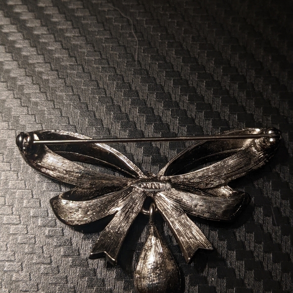 Avon Rhinestone Brooch - Picture 3 of 4